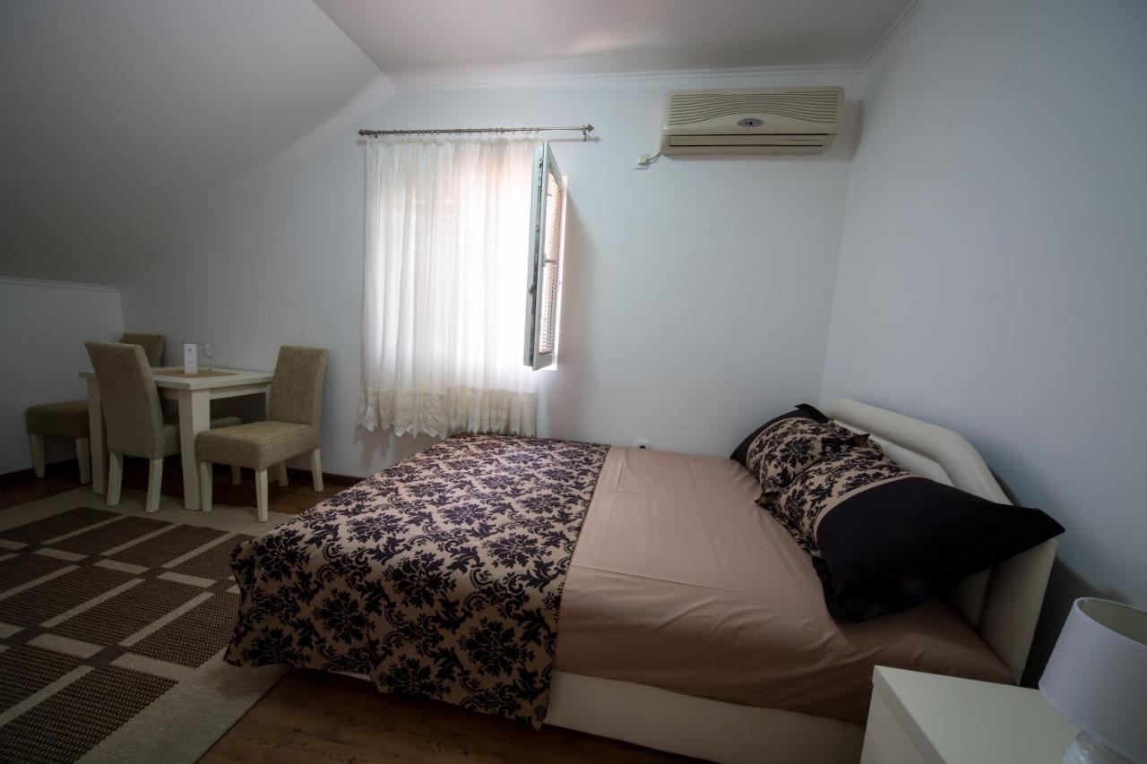 Apartments Pavicevic ติวัต ภายนอก รูปภาพ